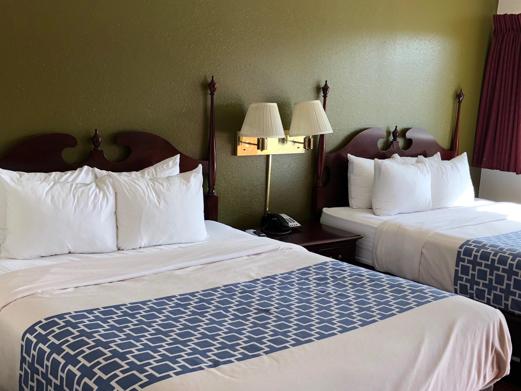 Rodeway Inn Сидар-Сити Экстерьер фото