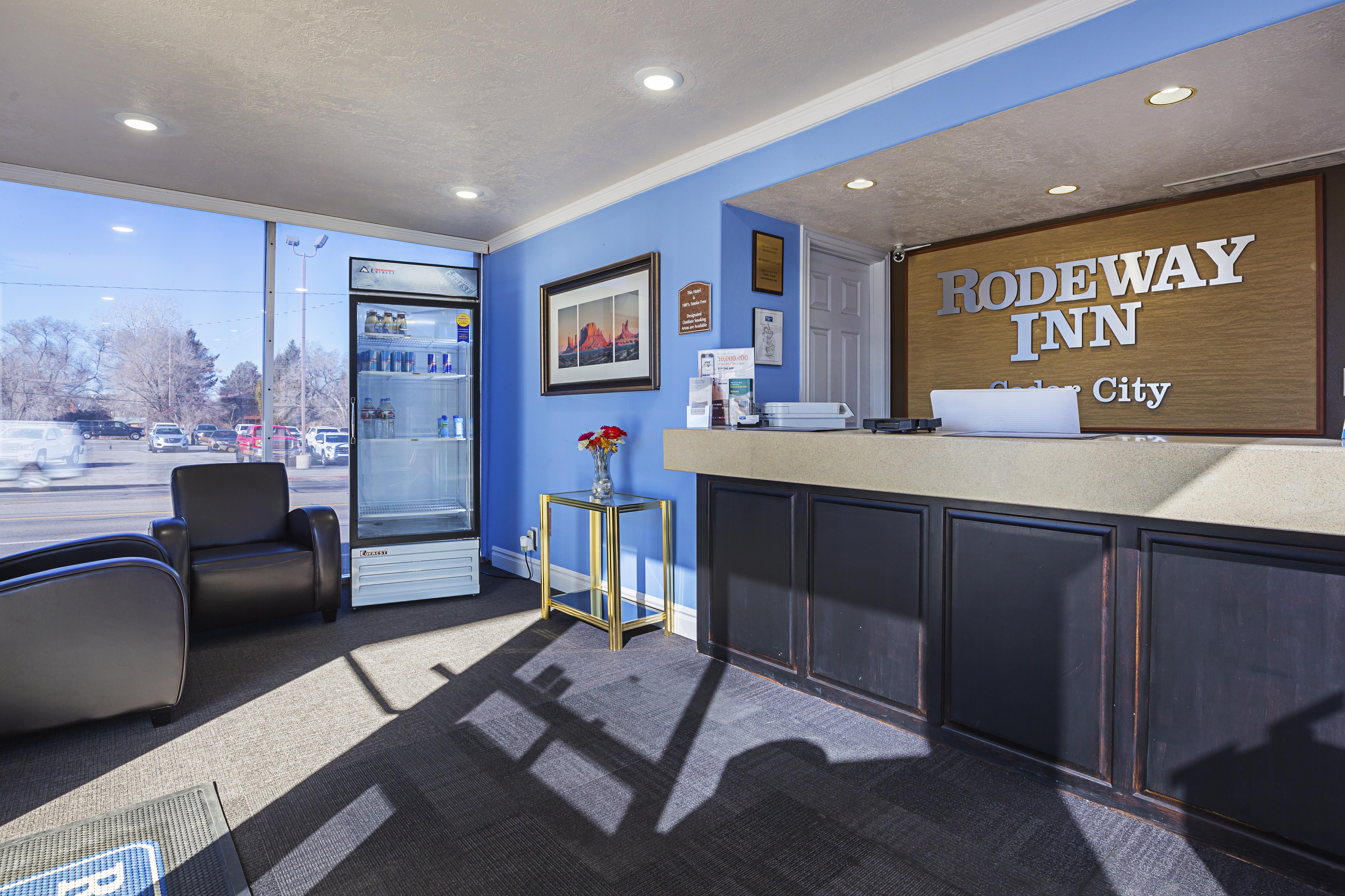 Rodeway Inn Сидар-Сити Экстерьер фото