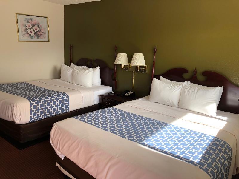 Rodeway Inn Сидар-Сити Экстерьер фото