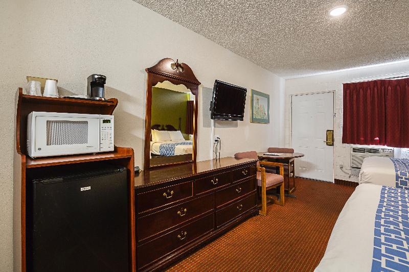 Rodeway Inn Сидар-Сити Экстерьер фото